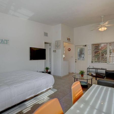 Aloha Apartments On The Intracoastal-Walk To The Beach Помпано Бийч Екстериор снимка