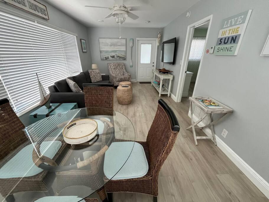 Aloha Apartments On The Intracoastal-Walk To The Beach Помпано Бийч Екстериор снимка