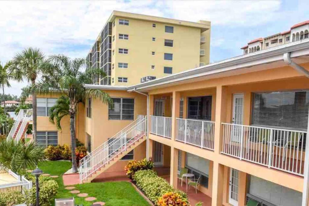Aloha Apartments On The Intracoastal-Walk To The Beach Помпано Бийч Екстериор снимка