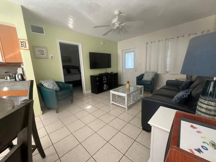 Aloha Apartments On The Intracoastal-Walk To The Beach Помпано Бийч Екстериор снимка